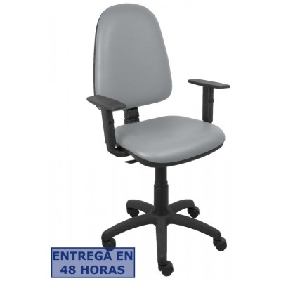 PIQUERAS Y CRESPO Silla A&yacute;na similpiel gris brazos regulables