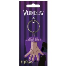 LLAVERO GOMA CHOCA LA MANO WEDNESDAY PYRAMID INTERNATIONAL REDSTRING RK39476C (Espera 4 dias)